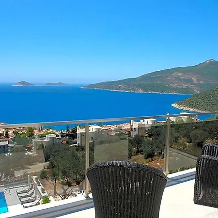 In Sleeps 8 Includes Swimming Pool Air Con And Wifi 2 *